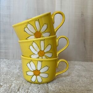 Yellow Daisy Ceramic Mugs